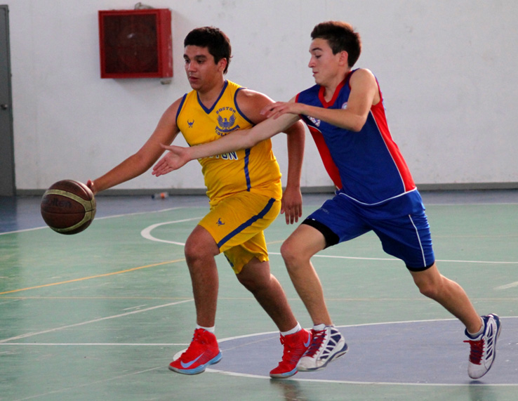 Amistoso Básquetbol en Boston College Huechuraba